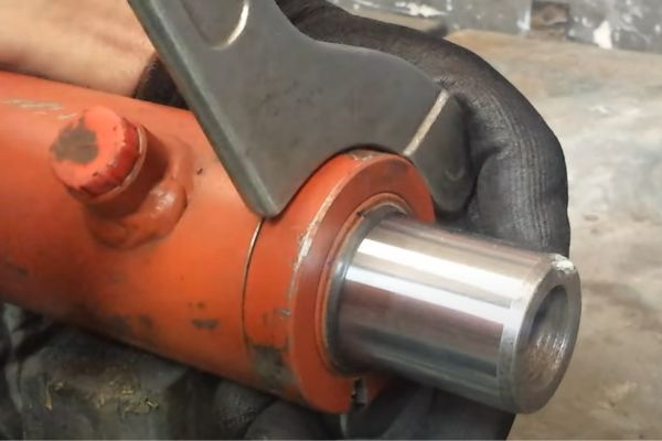 Hydraulic ဆလင်ဒါအရွယ်အစားကျွမ်းကျင်ရန်ဘယ်လို